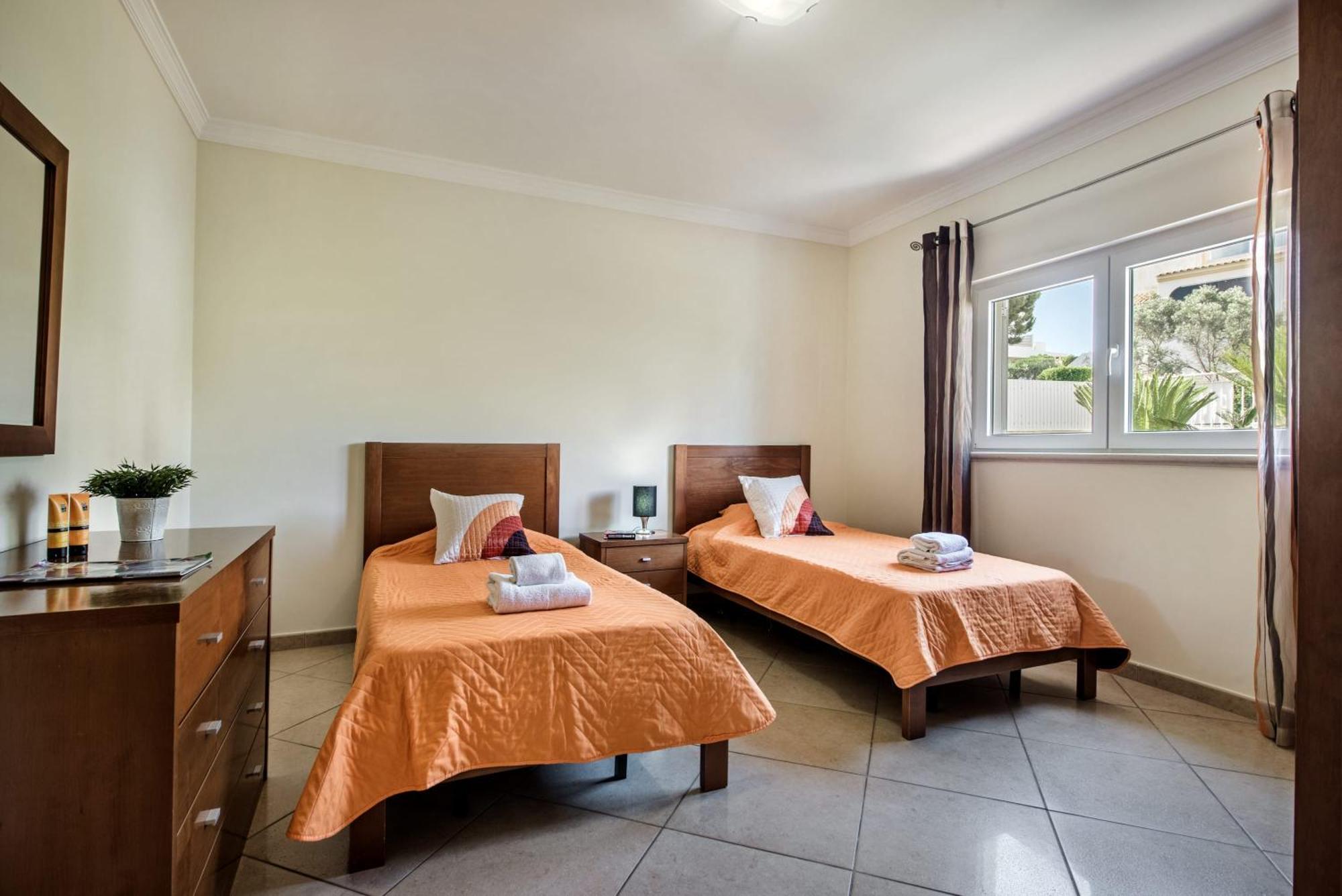 Villa Das Oliveiras Amazing Location Walk To Marina Restaurants Beach Албуфейра Екстериор снимка